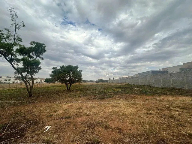 Imagem: O terreno possui 5.400m² de Área e está localizado em