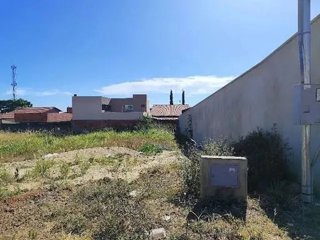 Imagem: Lote no Jamil Miguel com Hidrômetro e Padrão