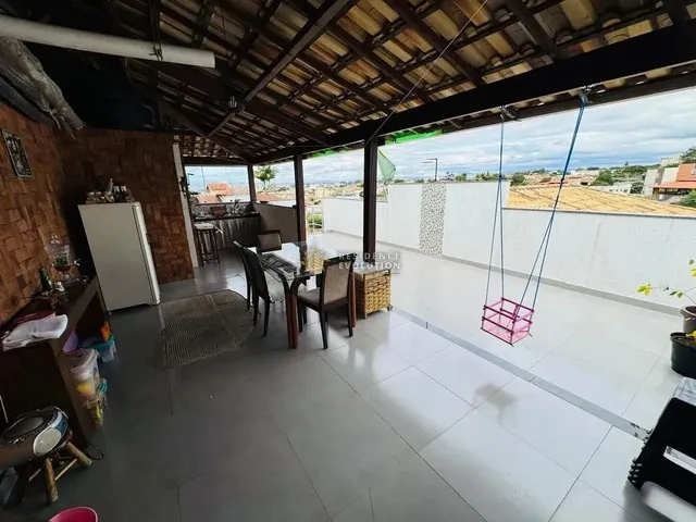 Imagem 2: Casa com 2 Quartos e Terraço em Copacabana Conforto, Lazer e Localização Privilegiada!