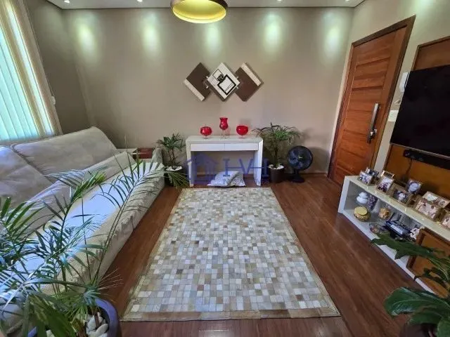Imagem: Apto 3 Qts, Predio Amarelo. Mais Bonito