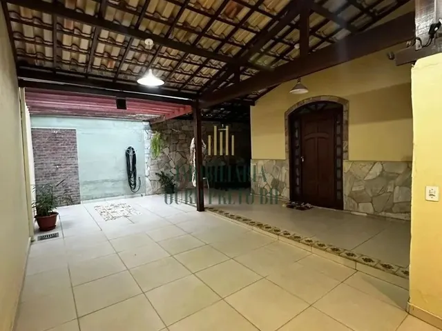 Imagem: Casa com 3 Quartos e 2 Banheiros À Venda