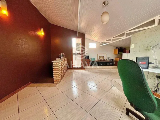 Imagem 11: Casa com 5 Quartos À Venda - 200M² - São João Batista, Próximo À Avenida Dom Pedro I