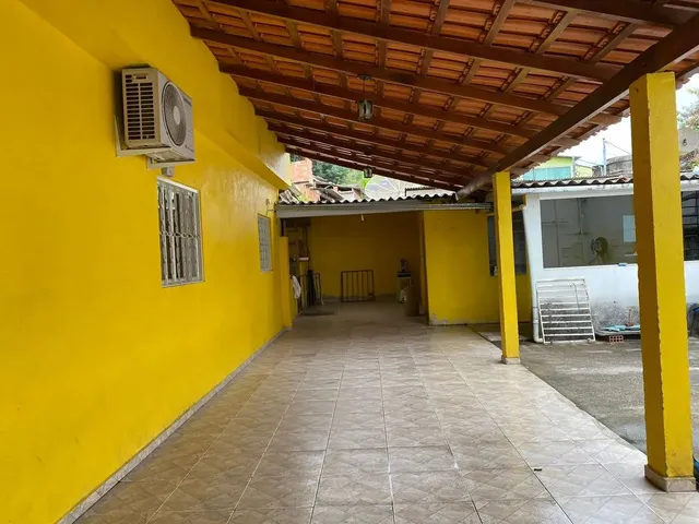 Imagem: Casa com 3 Quartos e 2 Banheiros À Venda