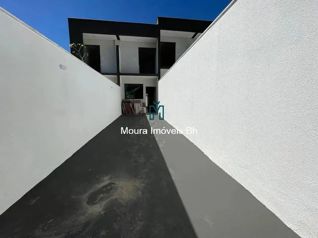 Imagem: Casa com 2 Quartos e 3 Banheiros À Venda