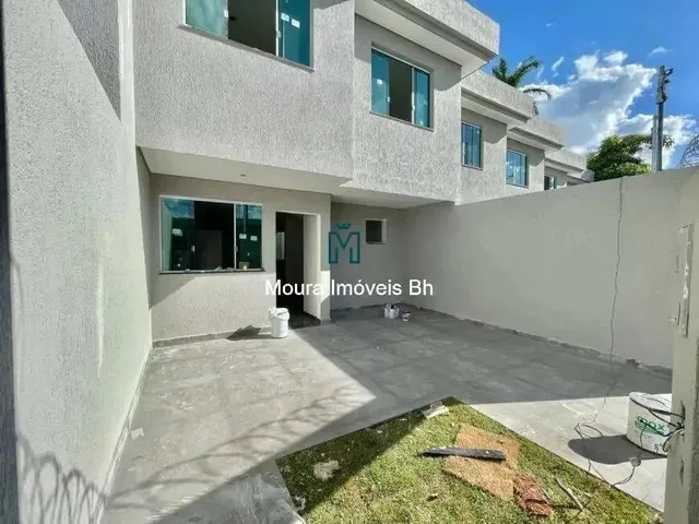 Imagem: Casa com 3 Quartos e 3 Banheiros À Venda