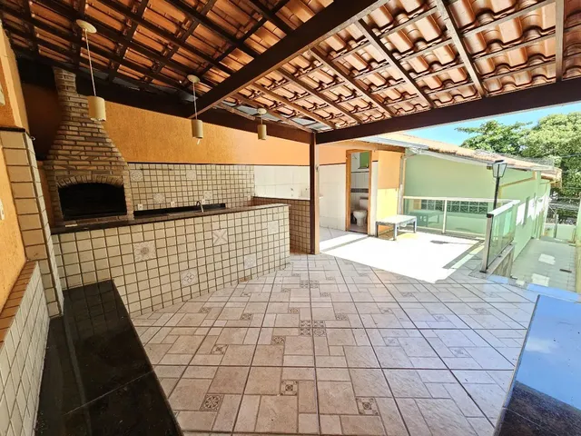 Imagem: Casa com 3 Quartos e 2 Banheiros À Venda