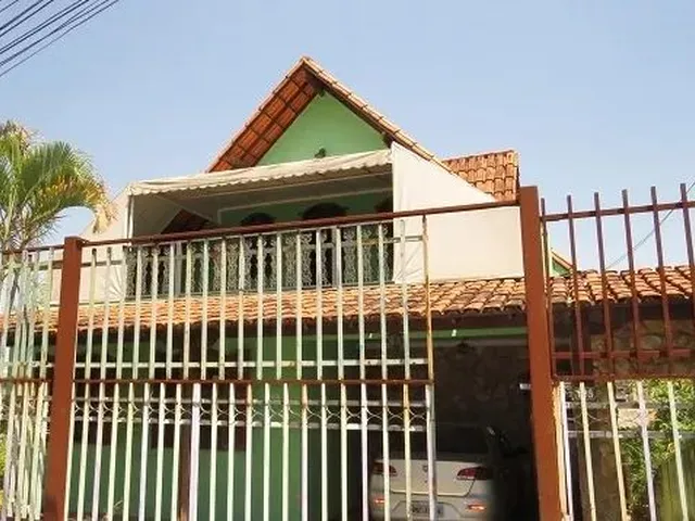 Imagem: Casa À Venda, 4 Quartos, 2 Suítes, 2 Vagas