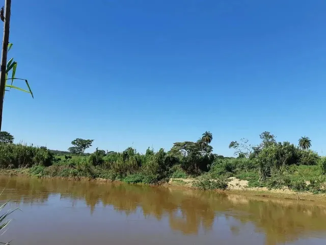 Imagem: Terrenos com Rio nos Fundos em Região de