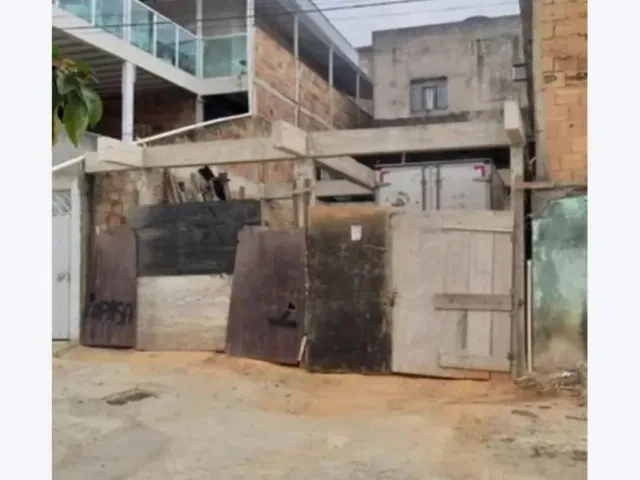 Imagem: Lote com Construção Parcial - Bairro Liberdade