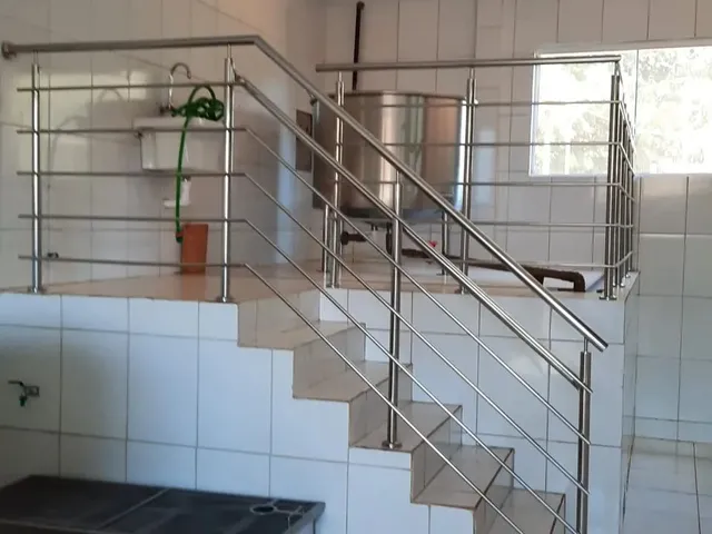 Imagem 2: Industria de Cachaça Cachaçaria com Canavial em Produção Aparecida de Goiânia Pronta