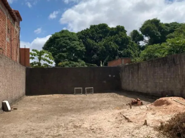 Imagem: Vendo Terreno Todo Murado, com Área Coberta