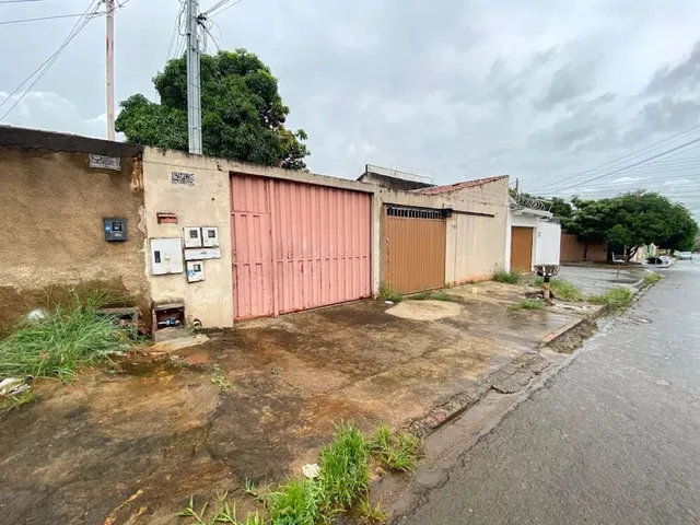 Imagem: Sobrado com 4 Dormitórios À Venda, 257