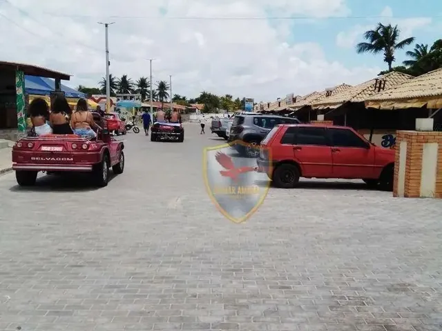 Imagem: O terreno possui 4 Dormitórios, 300m² de Área e está
