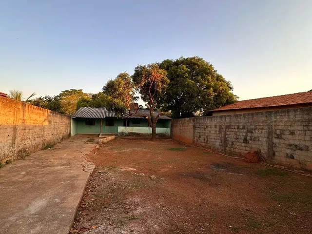 Imagem: Vende-Se Lote Grande, com Uma Casa Que