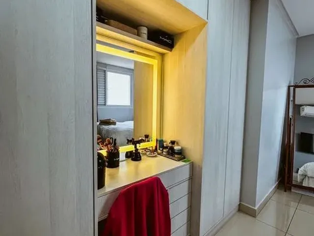 Imagem: O apartamento possui 3 Dormitórios, 2 Suítes, 2
