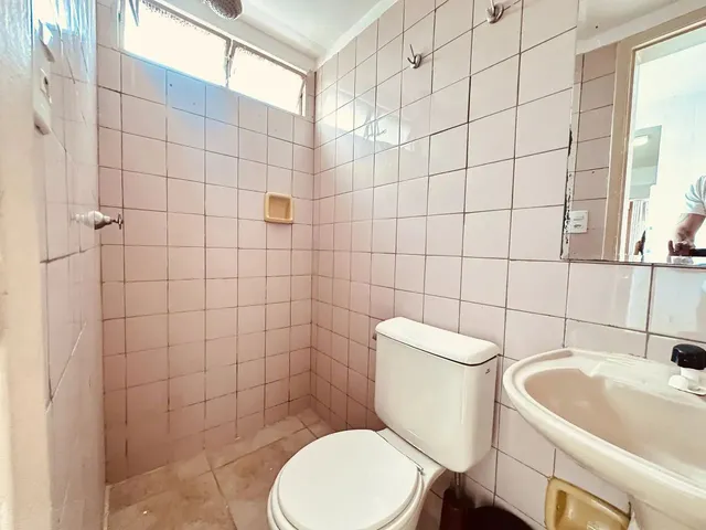 Imagem 9: Vendo Apartamento 2Q no Edifício Itajaí Apartamento com 2 Quarto(S) e 2 Banheiro(S) À