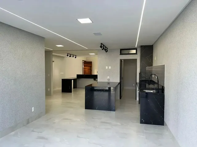 Imagem 7: Térrea para Venda Possui 224 Metros Quadrados com 4 Quartos em Vila Rosa - Goiânia - Go