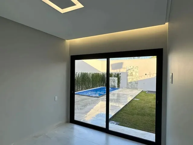 Imagem 2: Térrea para Venda Possui 224 Metros Quadrados com 4 Quartos em Vila Rosa - Goiânia - Go