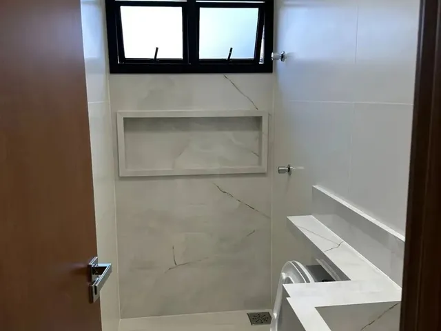 Imagem 3: Térrea para Venda Possui 224 Metros Quadrados com 4 Quartos em Vila Rosa - Goiânia - Go