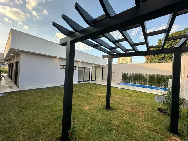 Imagem 4: Térrea para Venda Possui 224 Metros Quadrados com 4 Quartos em Vila Rosa - Goiânia - Go