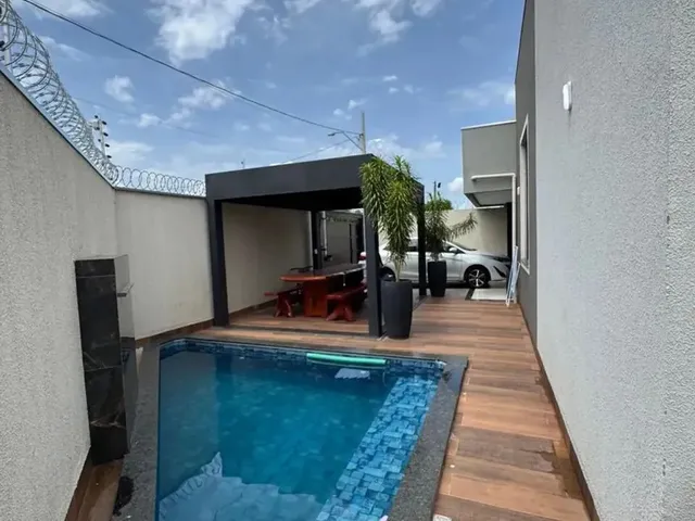 Imagem 13: Casa Semimobiliada a Venda na Quadra 409 Sul com Três Quartos Sendo Uma Suíte e Área