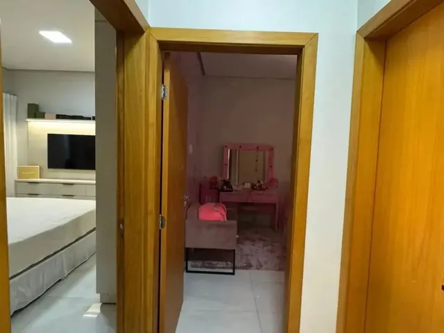 Imagem 12: Casa Semimobiliada a Venda na Quadra 409 Sul com Três Quartos Sendo Uma Suíte e Área