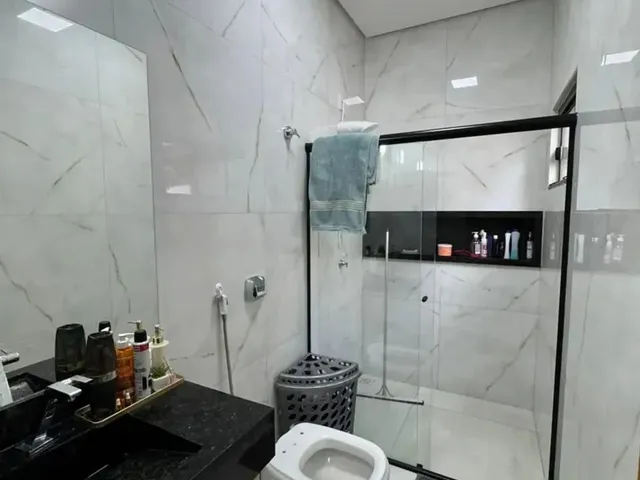 Imagem 4: Casa Semimobiliada a Venda na Quadra 409 Sul com Três Quartos Sendo Uma Suíte e Área