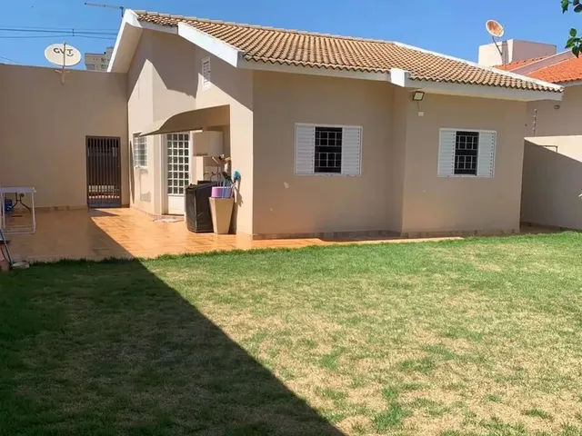 Imagem 1: Casa À Venda em Rio Verde com Espaço Amplo, 3 Quartos, Armários e Quintal Espaçoso
