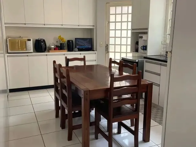 Imagem 13: Casa À Venda em Rio Verde com Espaço Amplo, 3 Quartos, Armários e Quintal Espaçoso