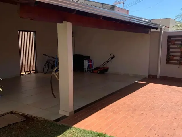 Imagem 6: Casa À Venda em Rio Verde com Espaço Amplo, 3 Quartos, Armários e Quintal Espaçoso