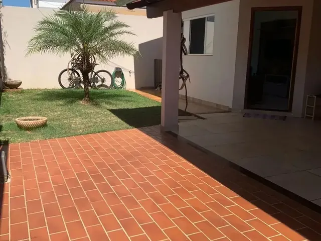 Imagem 14: Casa À Venda em Rio Verde com Espaço Amplo, 3 Quartos, Armários e Quintal Espaçoso