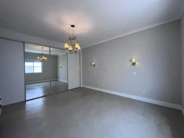 Imagem 3: Casa À Venda e para Alugar em Sorocaba, Condomínio Sunset, com 3 Suítes, com 352 M²