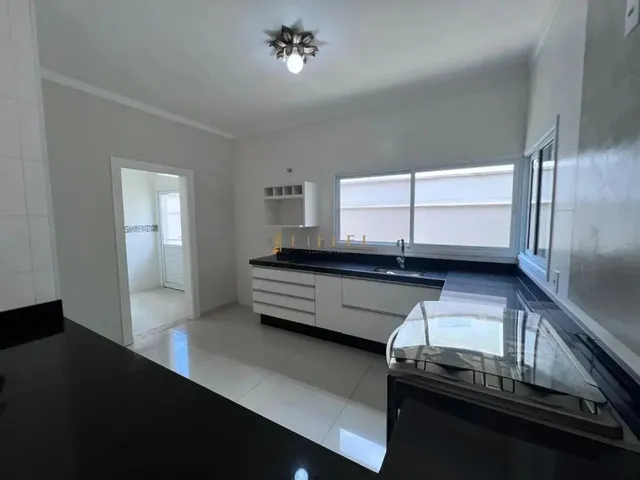 Imagem 15: Casa À Venda e para Alugar em Sorocaba, Condomínio Sunset, com 3 Suítes, com 352 M²