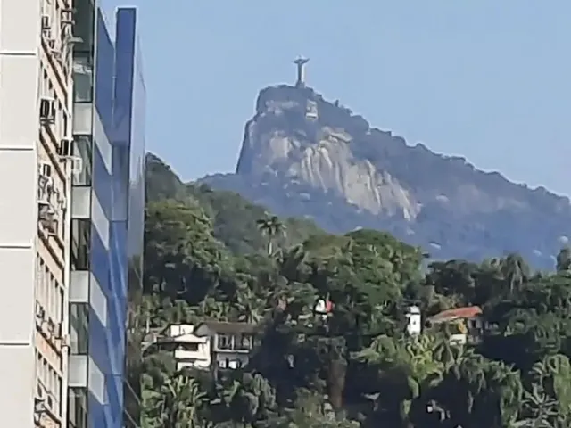 Imagem 1: Imóvel para Aluguel Possui 50 Metros Quadrados com 2 Quartos em Centro - Rio de Janeiro