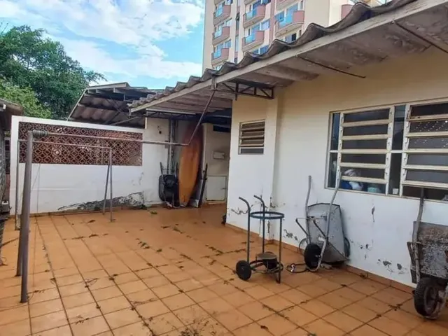 Imagem: Lotes com Construções Antigas - Setor