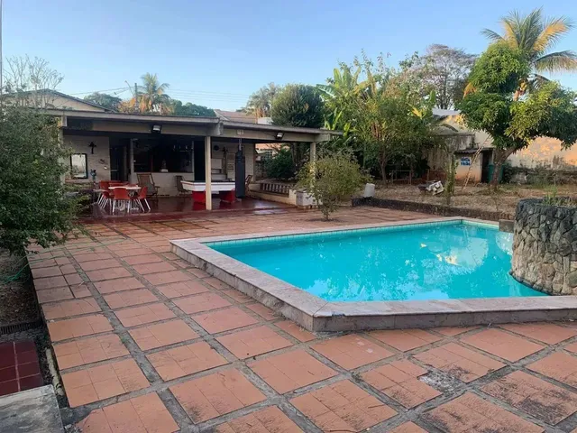 Imagem 1: Oportunidade no Setor Jaó Terreno de 2.180 M² com 1.180 M² Construídos - Goiânia-Go