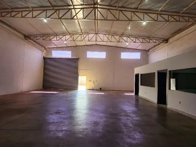 Imagem: O depósito possui 2 Banheiros, Imóvel novo e está