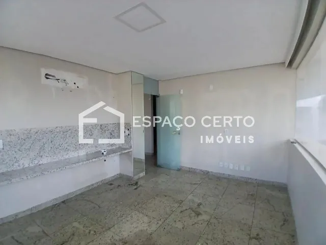Imagem 2: Galeria Casablanca - Sala 01 B
