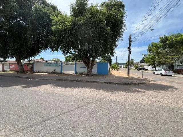 Imagem: A casa possui 2 Dormitórios, 2 Suítes, 2 Banheiros, 3 Vagas