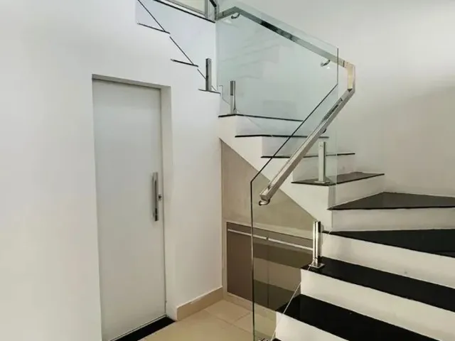 Imagem 15: Imperdível! Casa Duplex Projetada no Bairro Paraviana - Conforto e Sofisticação