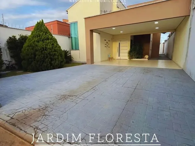 Imagem: A casa possui 3 Dormitórios, 1 Suíte, 3 Banheiros, 3 Vagas