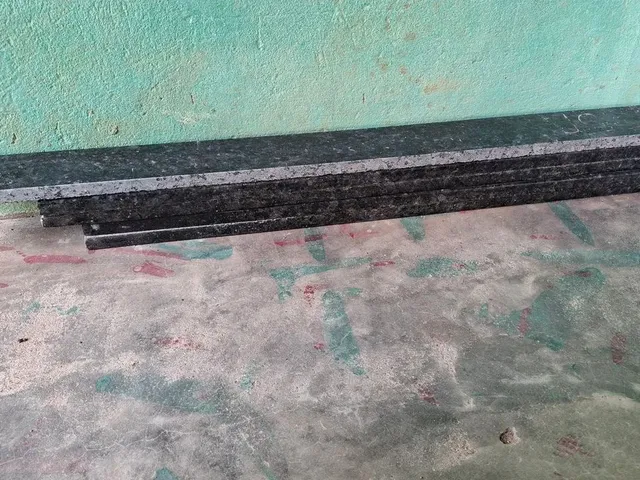 Imagem: Vendo Pedras Granito Soleiras