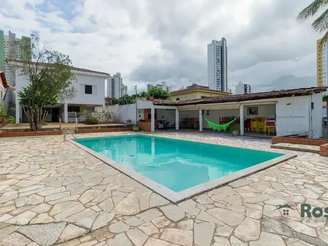 Imagem 9: Imóvel Amplo À Venda para Fins Residencial e Comercial, com 4 Quarto(S), Sendo 1