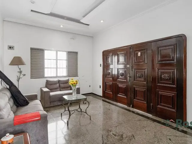 Imagem 16: Imóvel Amplo À Venda para Fins Residencial e Comercial, com 4 Quarto(S), Sendo 1
