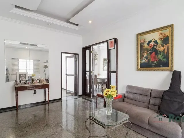 Imagem 7: Imóvel Amplo À Venda para Fins Residencial e Comercial, com 4 Quarto(S), Sendo 1