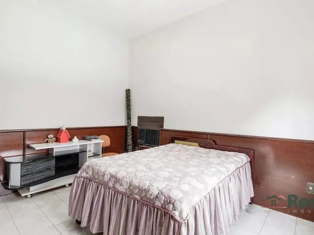 Imagem 8: Imóvel Amplo À Venda para Fins Residencial e Comercial, com 4 Quarto(S), Sendo 1
