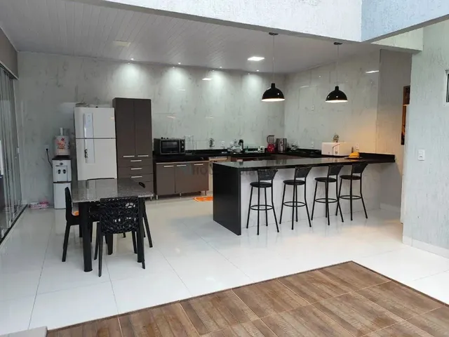 Imagem: Venda - Casa Residencial Flor de Liz
