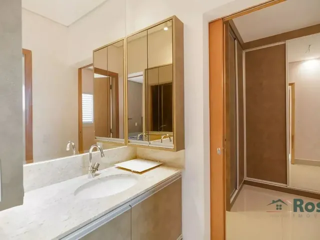 Imagem 8: Apartamento À Venda com 3 Quartos Sendo 1 Suíte e 2 Demi-Suite, com Móveis Planejados
