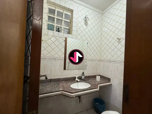 Imagem 5: Casa Comercial À Venda em Cuiabá, Jardim Itália - Imóvel com Churrasqueira