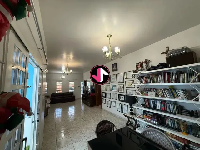 Imagem 14: Casa Comercial À Venda em Cuiabá, Jardim Itália - Imóvel com Churrasqueira